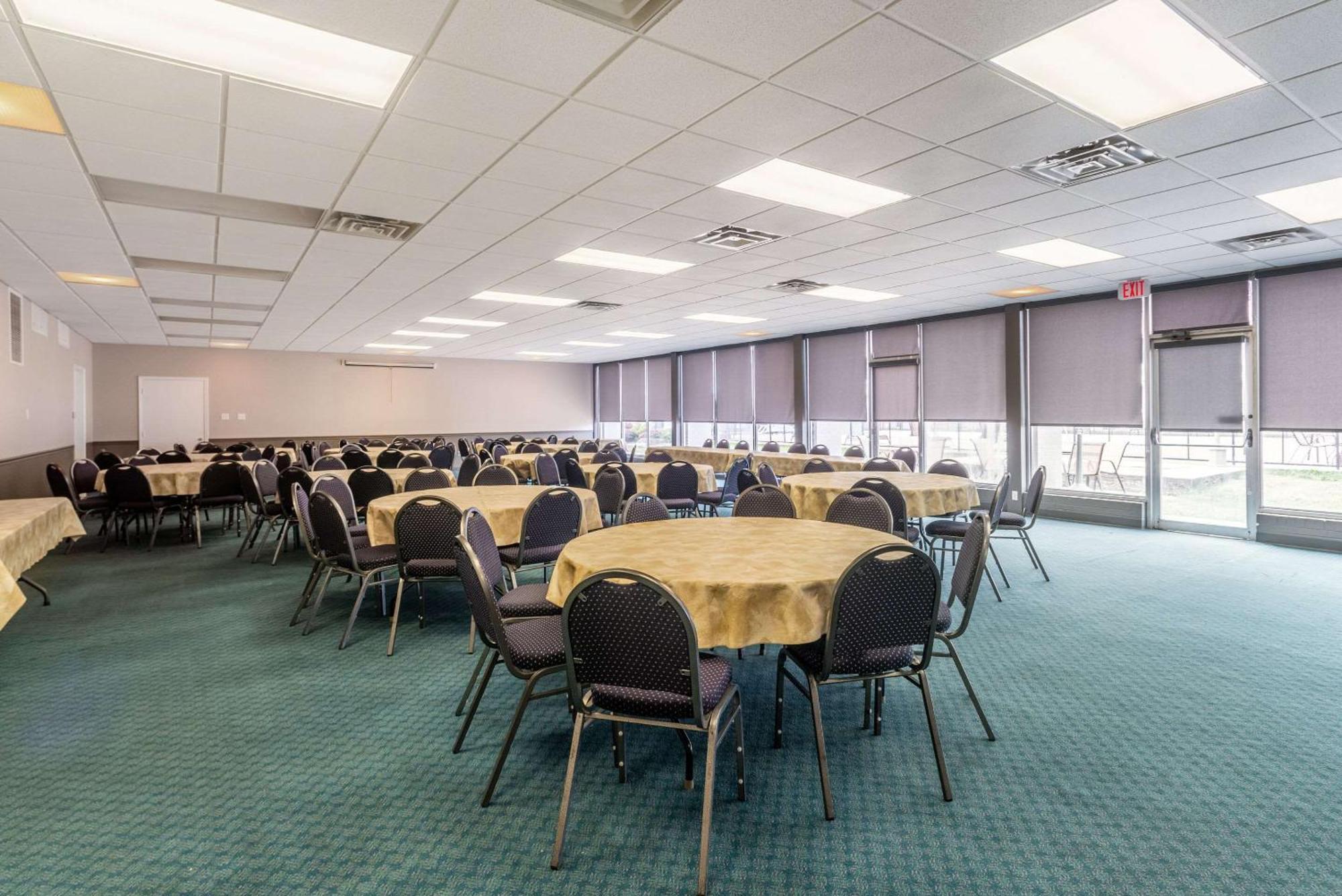 Quality Inn & Suites Vandalia Near I-70 And Hwy 51 Экстерьер фото